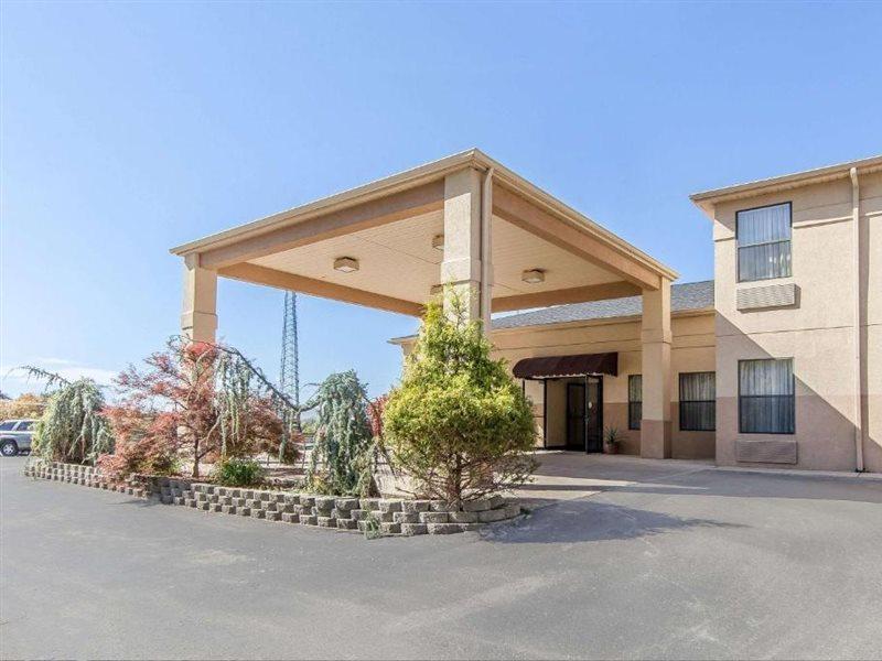 Rosemount Quality Inn & Suites מראה חיצוני תמונה