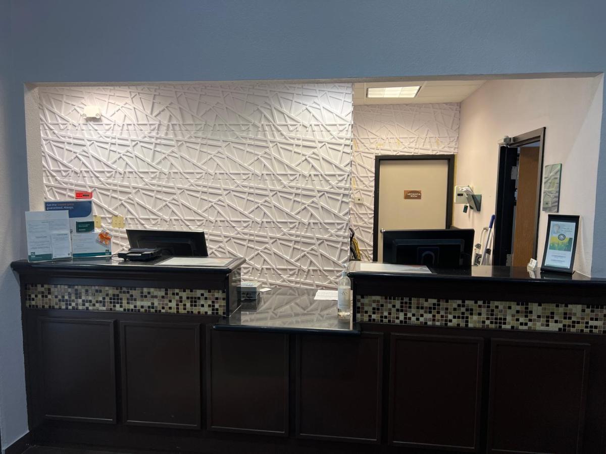 Rosemount Quality Inn & Suites מראה חיצוני תמונה