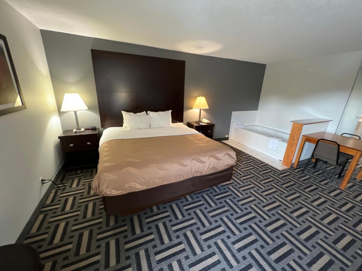 Rosemount Quality Inn & Suites מראה חיצוני תמונה