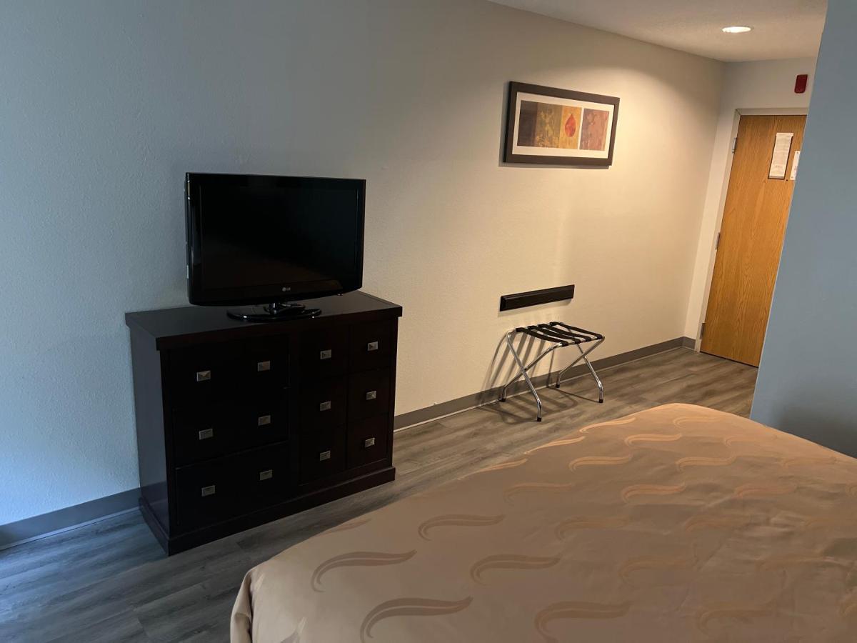 Rosemount Quality Inn & Suites מראה חיצוני תמונה