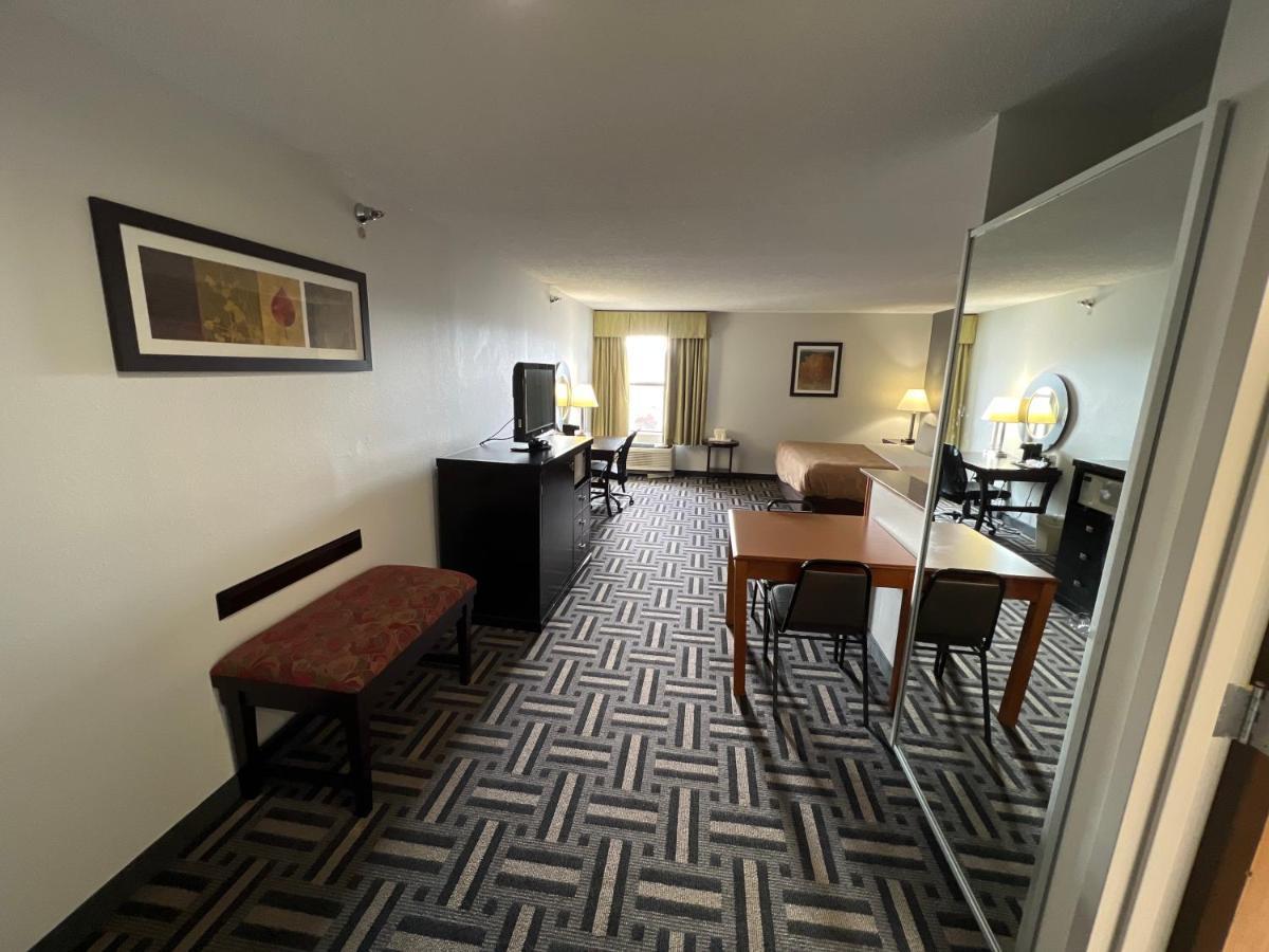 Rosemount Quality Inn & Suites מראה חיצוני תמונה
