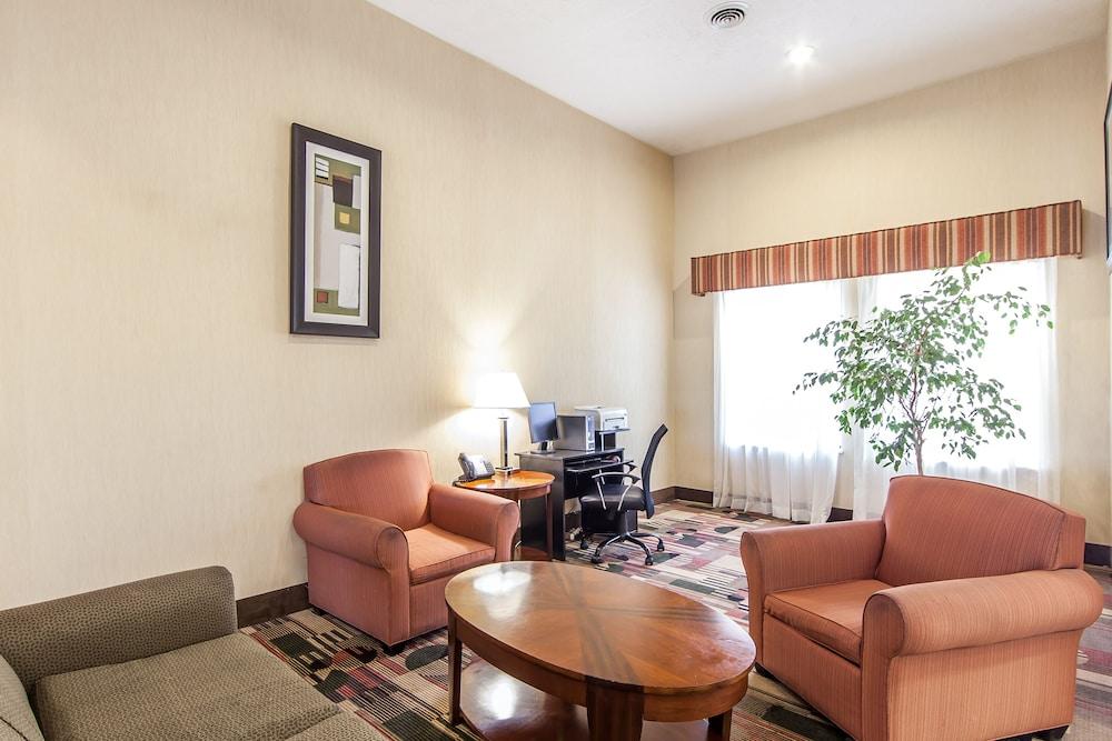 Rosemount Quality Inn & Suites מראה חיצוני תמונה