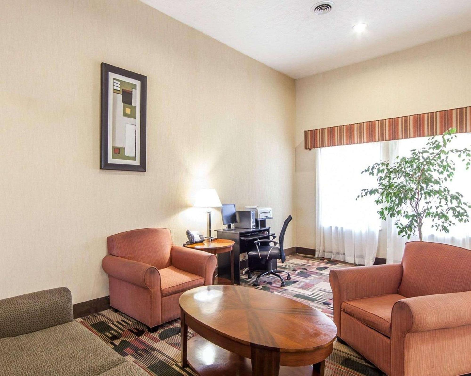 Rosemount Quality Inn & Suites מראה חיצוני תמונה