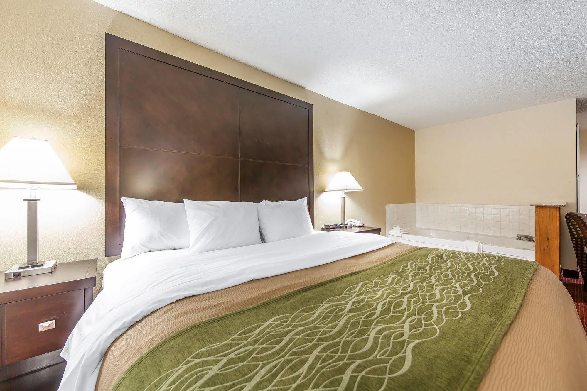Rosemount Quality Inn & Suites מראה חיצוני תמונה